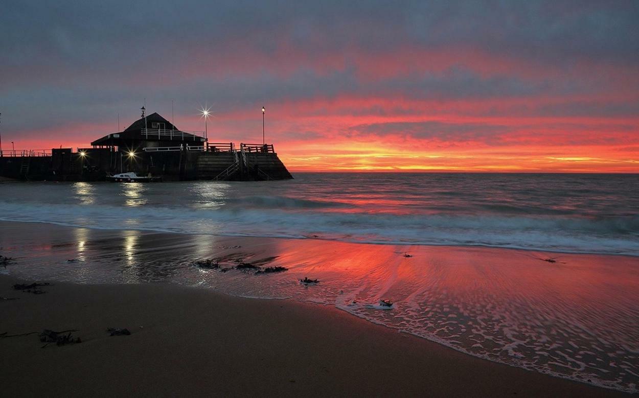Picturesque Seaside Cottage Next To Viking Bay - Бродстейрс Экстерьер фото