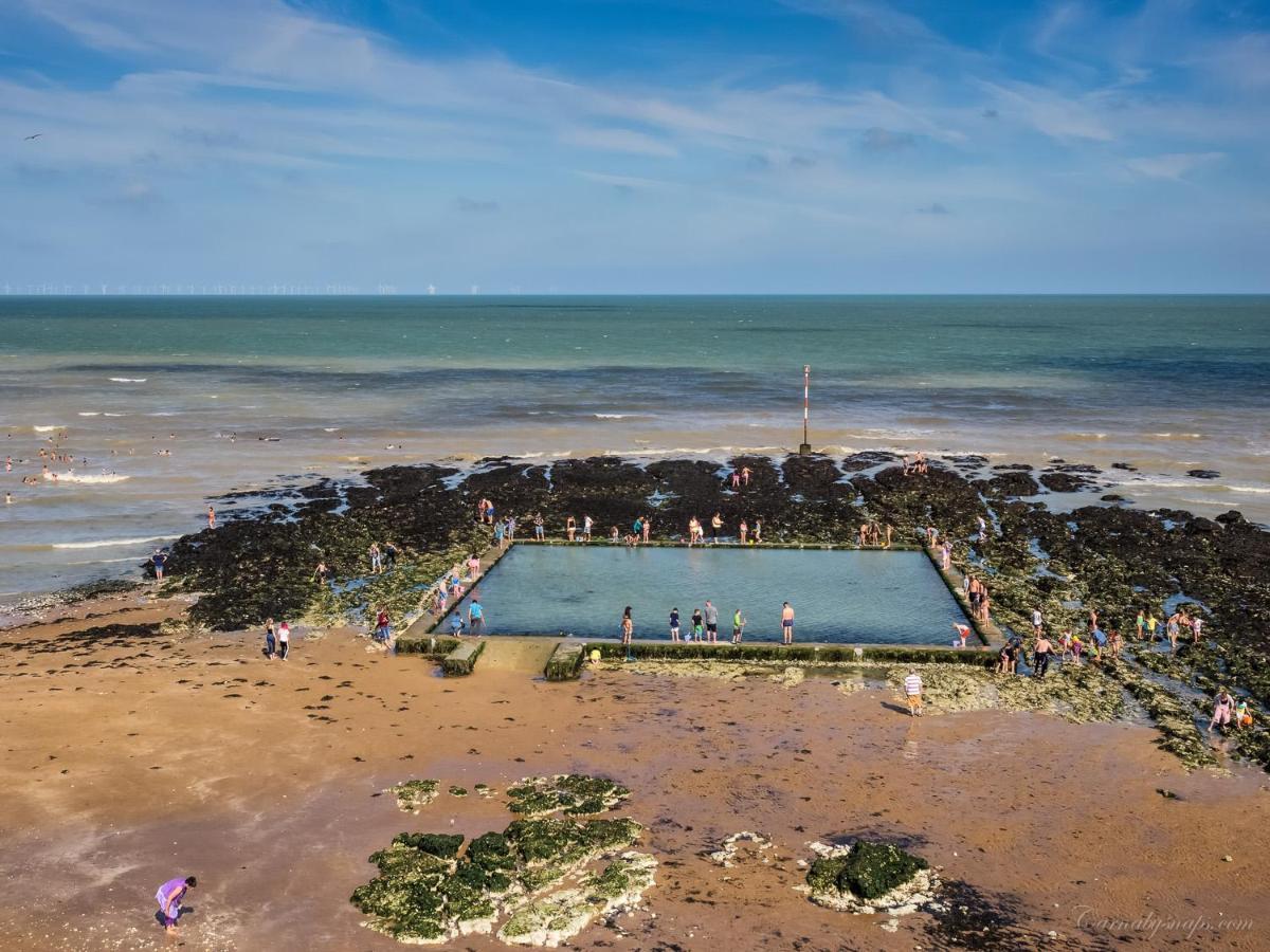 Picturesque Seaside Cottage Next To Viking Bay - Бродстейрс Экстерьер фото